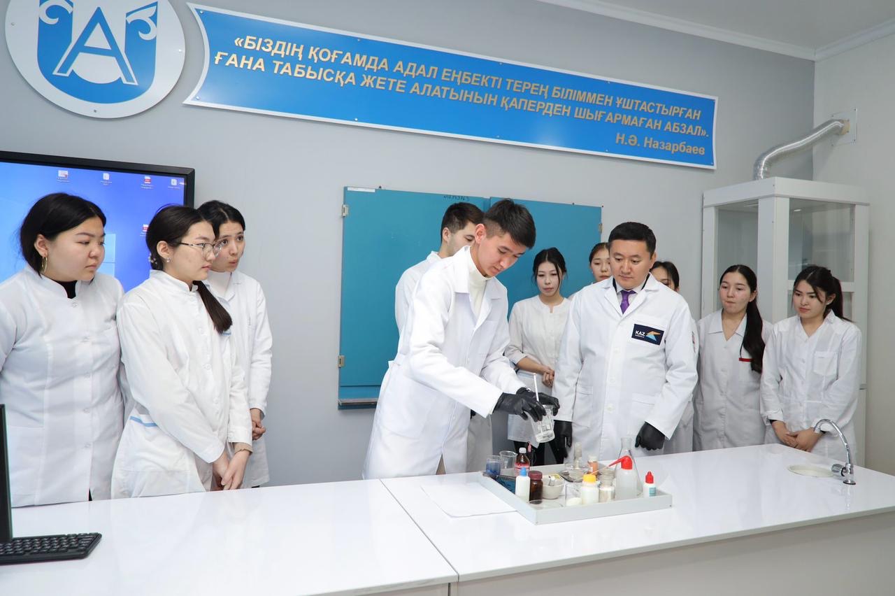 S.Amanjolov ýnıversıteti ǵylymdy damytýǵa erekshe den qoıǵan