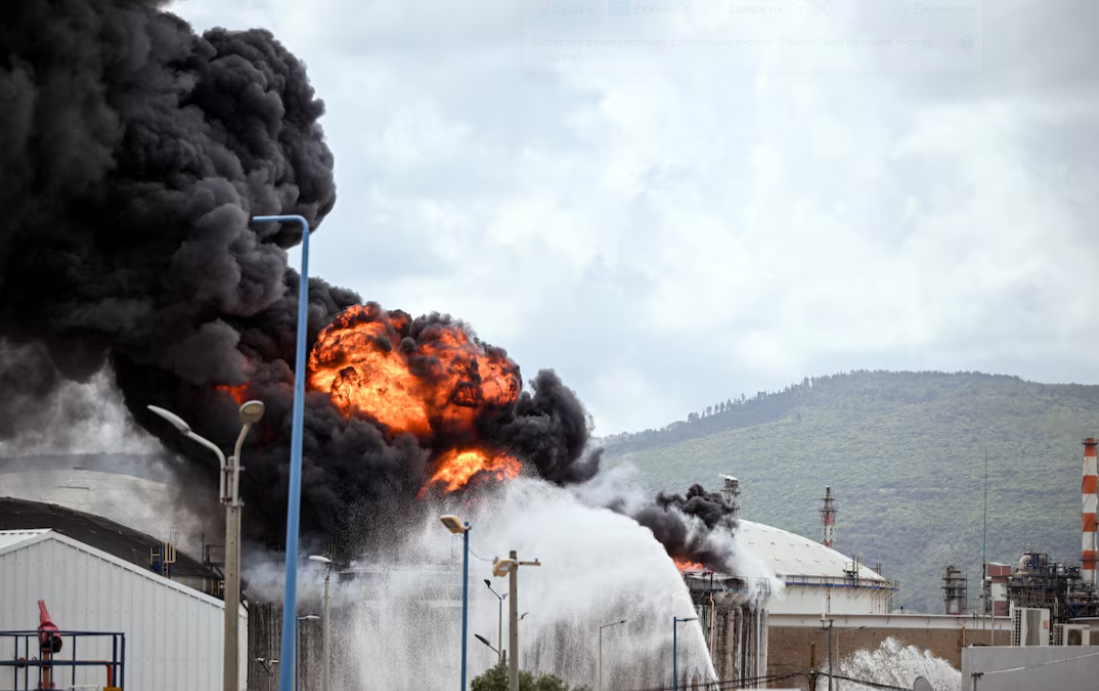 Iran Dýbaı jaǵalaýyndaǵy alyp munaı tankerine soqqy jasady
