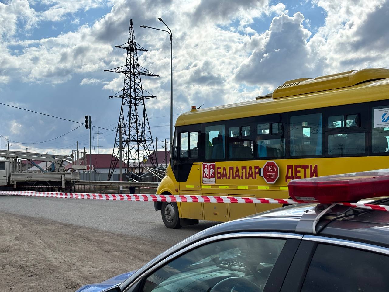 Batys Qazaqstan oblysynda mektep avtobýsy apatqa ushyrady: Balalar zardap shekti