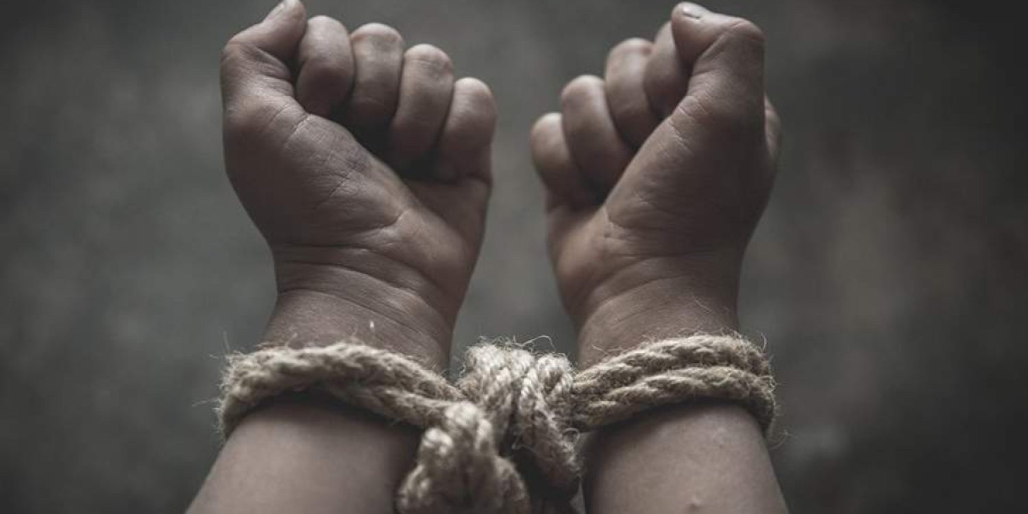 Abaı oblysynda adam saýdasymen aınalysqan kópbalaly ana sottaldy