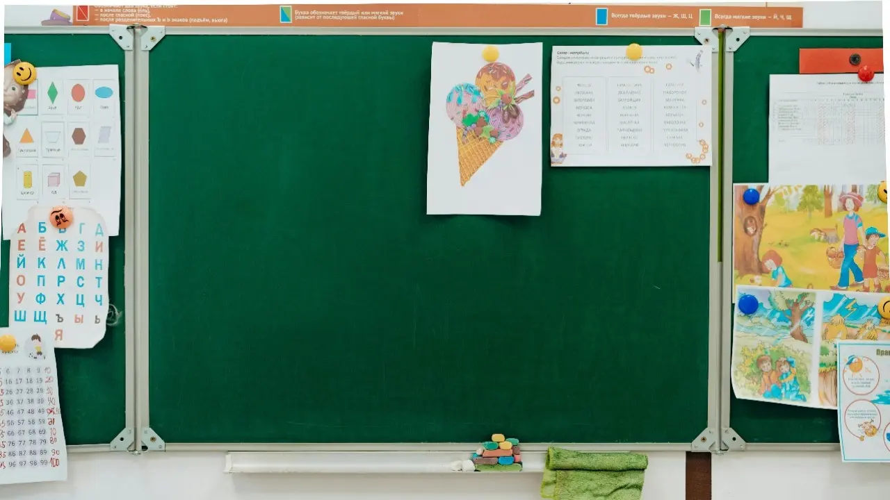 Astanada muǵalim oqýshyny uryp jibergen: Bilim basqarmasy jaýap berdi