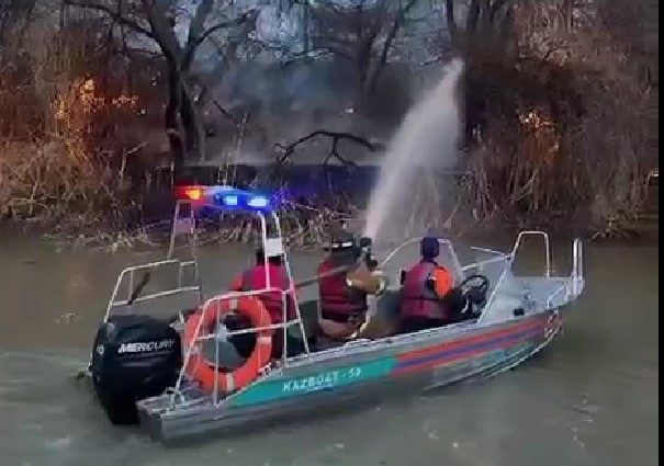 Qyzylordada qurǵaq shóp órtendi: Úıler men ǵımarattarǵa qaýip tónip tur