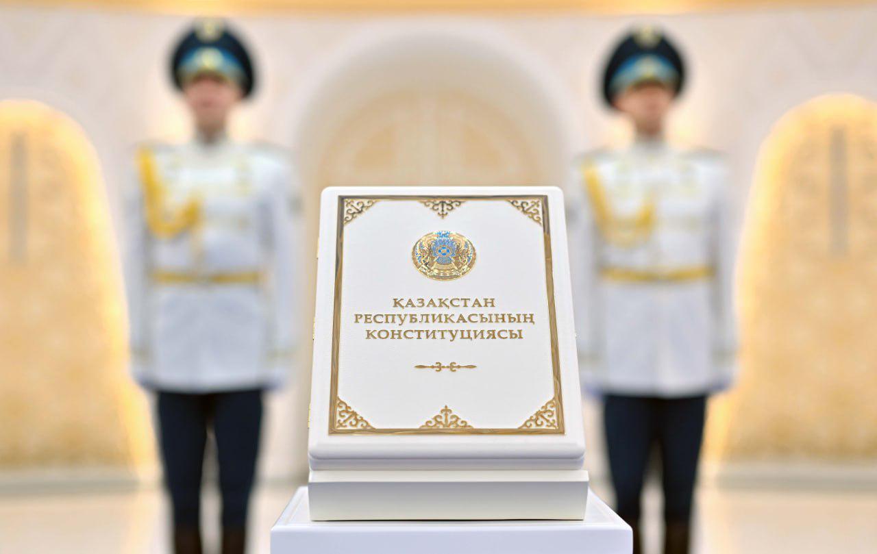 Senat Tóraǵasy: Jańa Konstıtýsııa – dáýirdiń syrtqy syn-qaterlerine berilgen jaýap