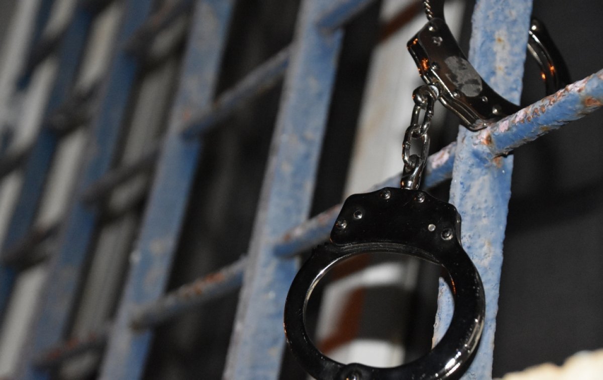 Demalysta jumysqa jekken: Almatyda ofıser baǵynýshysyna kúsh qoldanǵany úshin sottaldy