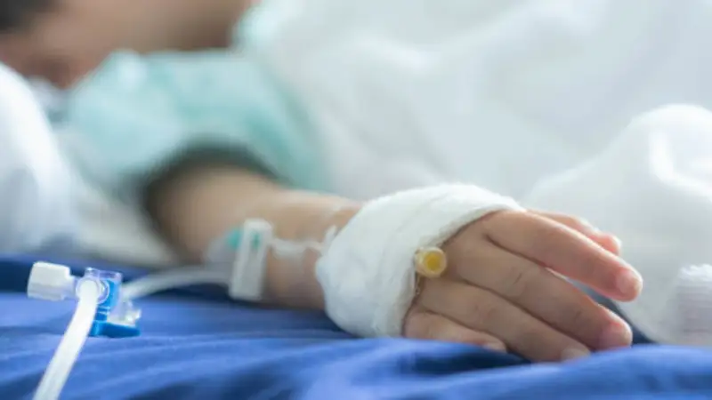 Almatyda súndettelgen bala aýyr asqynýlarmen aýrýhanaǵa tústi