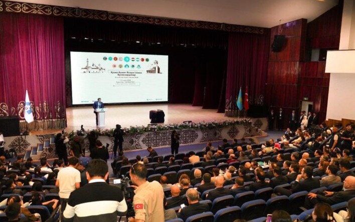 Sımpozıým qatysýshylaryna quttyqtaý joldady