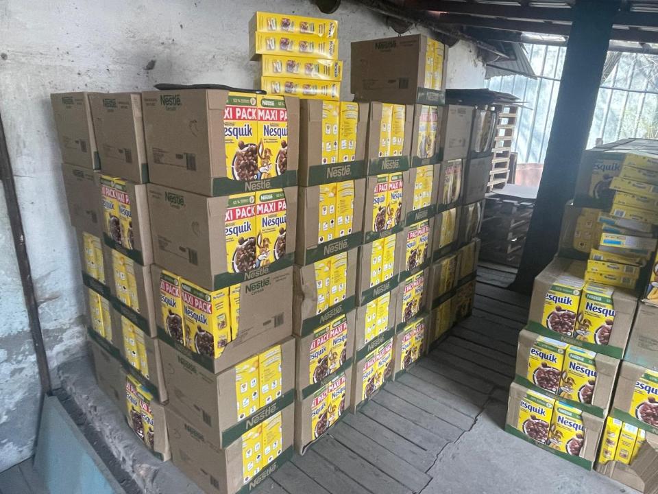 «Louis Vuitton» jáne «Nesquik»: Almatyda tanymal brendter zańsyz paıdalanylǵan