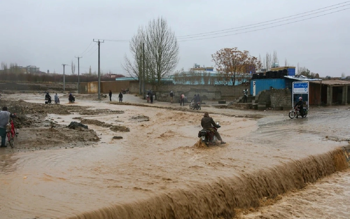 Aýǵanstanda sý tasqyny saldarynan 77 adam qaza tapty