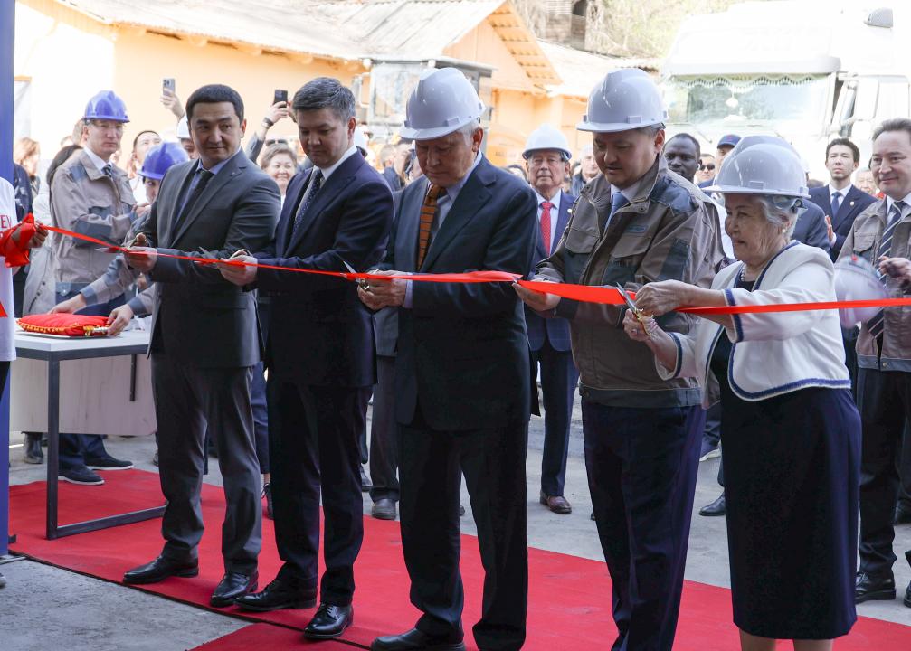 Almatyda otandyq ǵalymdardyń ázirlemeleri negizinde jańa zaýyt iske qosyldy