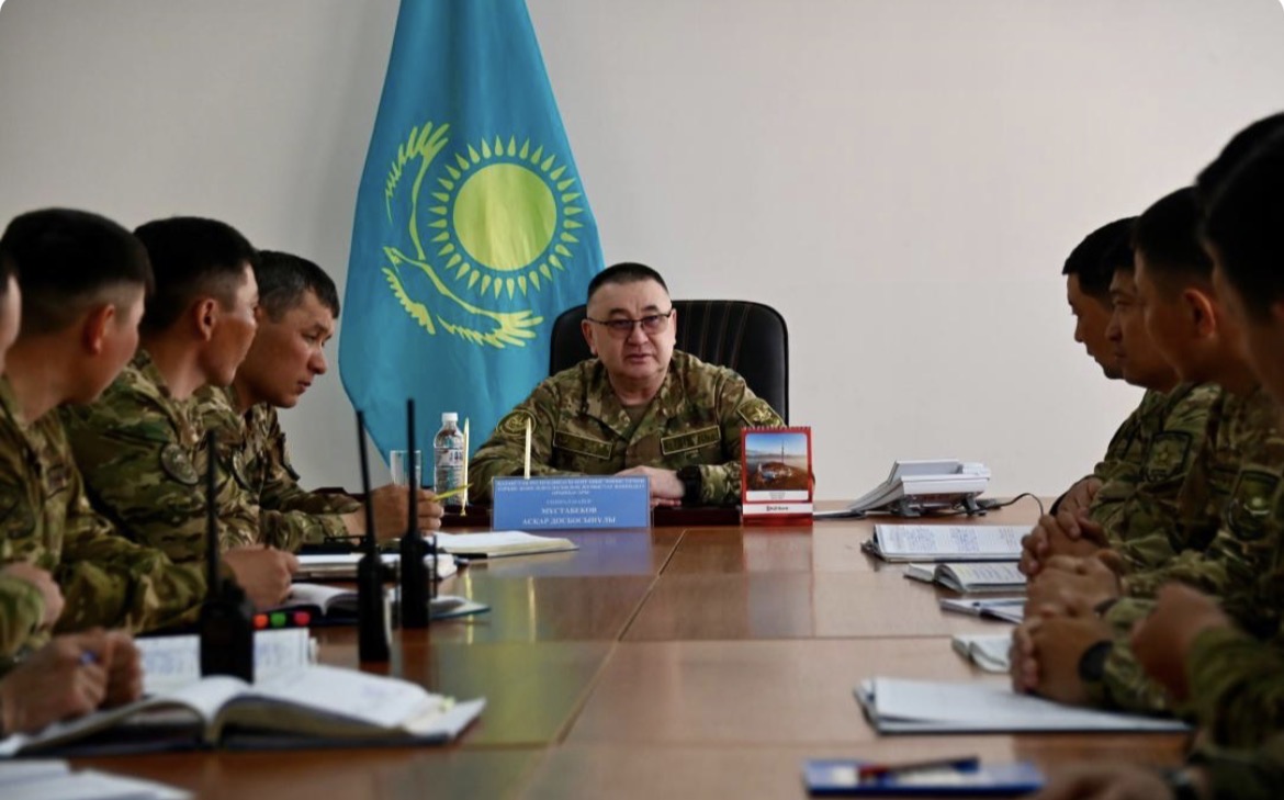 Psıhologııalyq qoldaý: Gvardeısk garnızonynda áskerılerdiń tártibi talqylandy