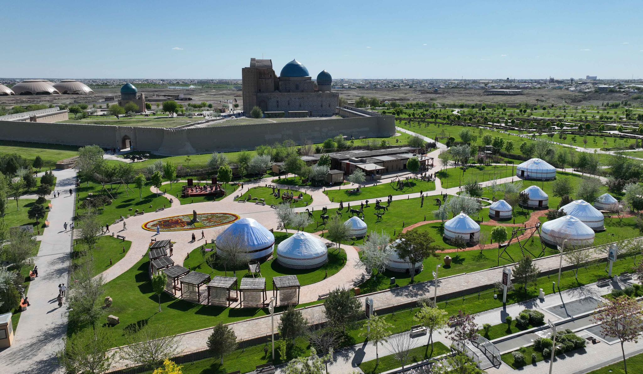 Dástúr men jasampazdyqty tutastandyrǵan Túrkistan