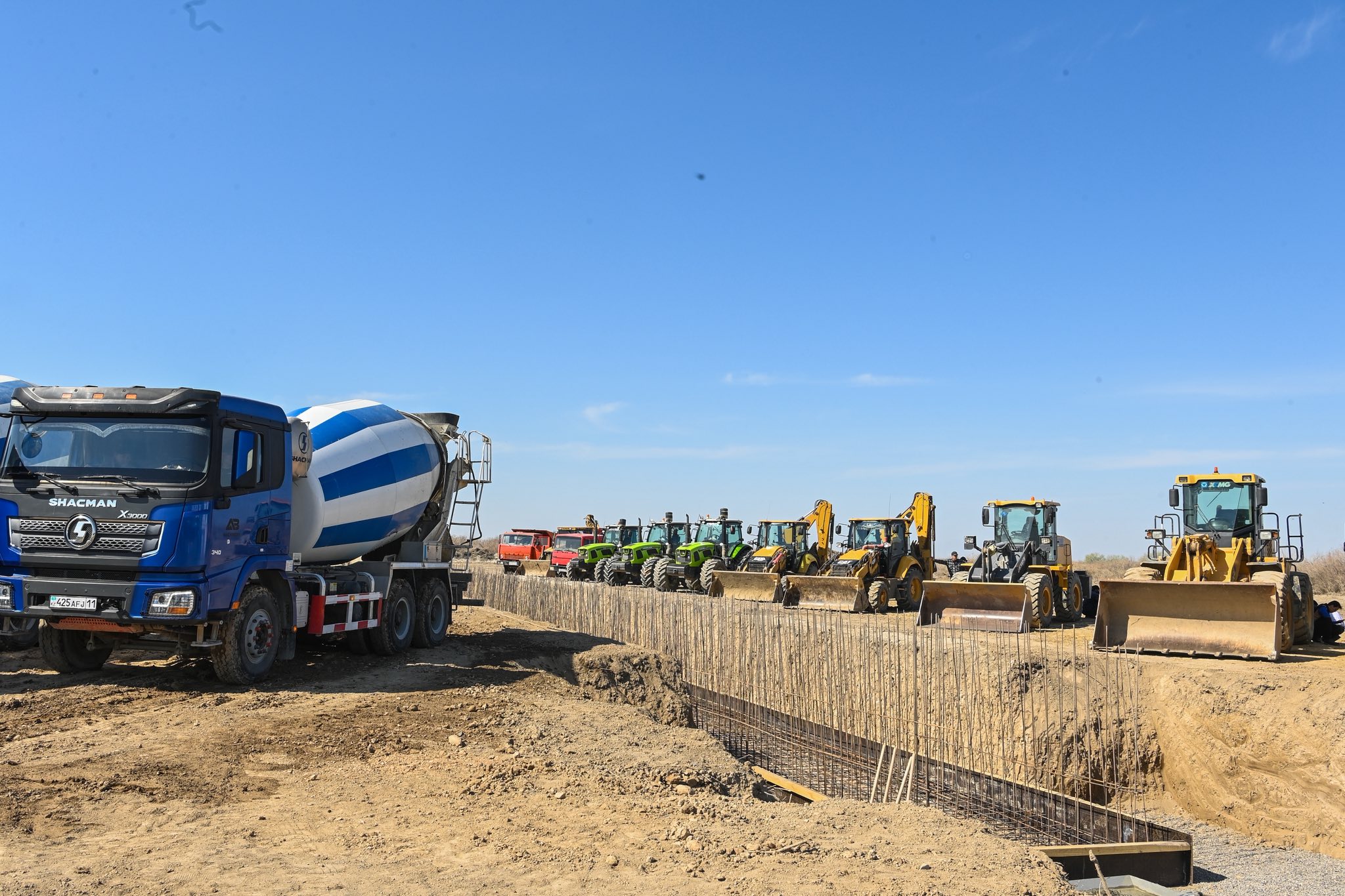 Júgeri óńdeý zaýytynyń qurylysy bastaldy