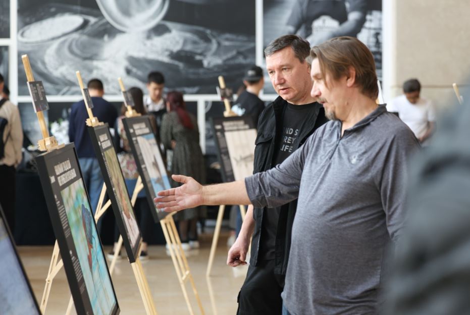 Sezinip kórýge bolatyn fotokórme: Almatylyqtar «sý astyndaǵy ómirdi» tamashalady