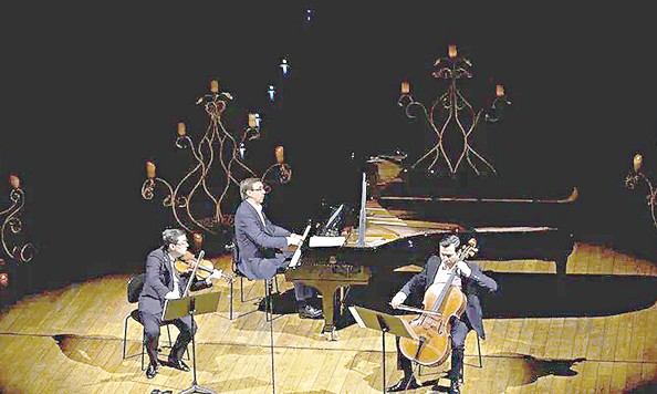 Mádenıetter toǵysyndaǵy «Forte trio»
