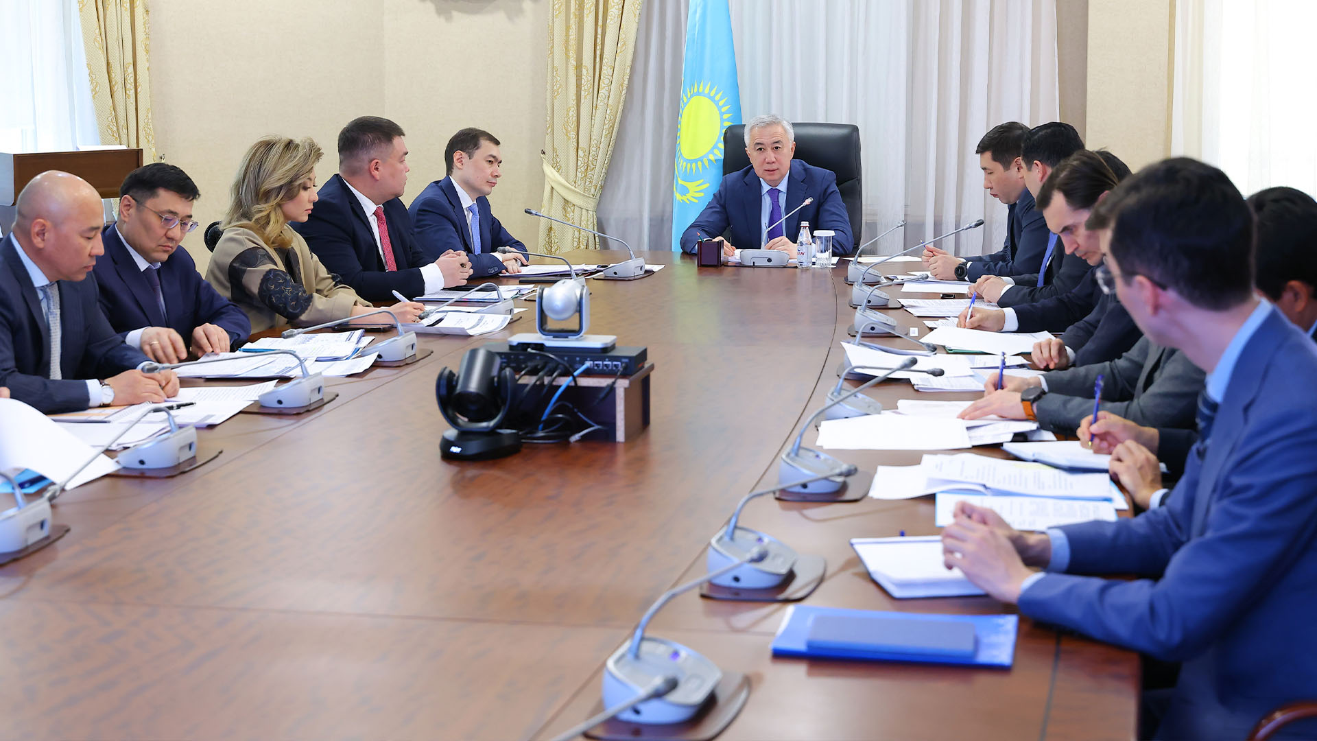 О́ńdeý ónerkásibinde ósim bar