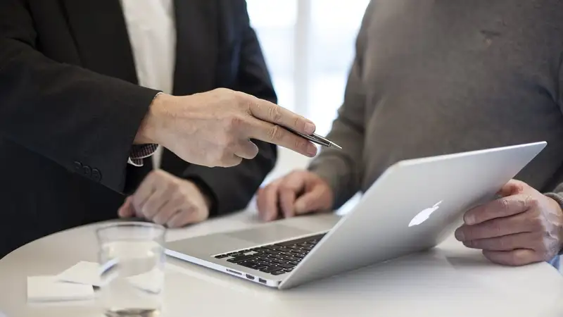 Psıhologtar memlekettik tizilimge tirkelýge mindetteledi