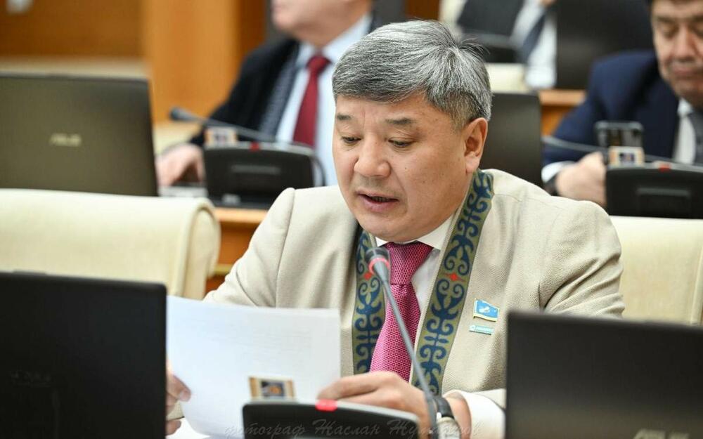 Janarbek Áshimjan: Aqylgóı koýchtartardyń sabaǵy otbasynda shyrǵalań týdyryp otyr