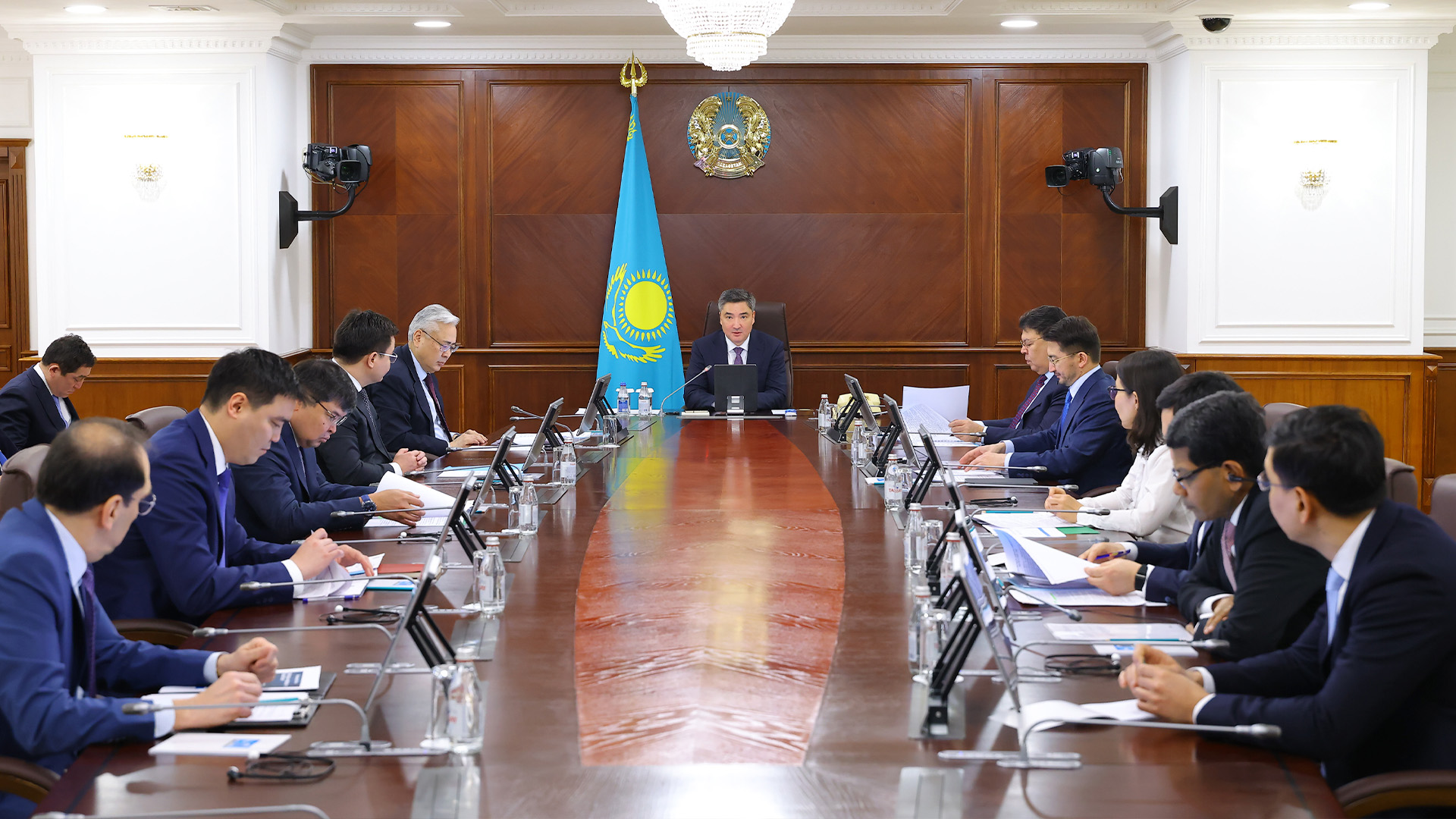 Oljas Bektenov: Inflıasııa deńgeıin tómendetý saıasaty jalǵasady