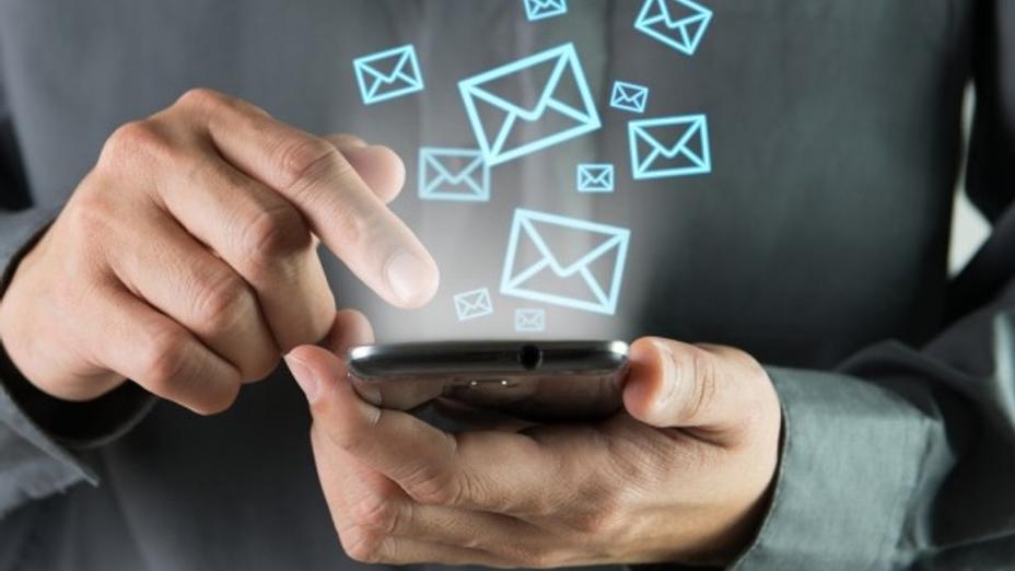 Alaıaqtardyń jańa aılasy: El turǵyndaryna jalǵan aıyppuldar týraly SMS kele bastady