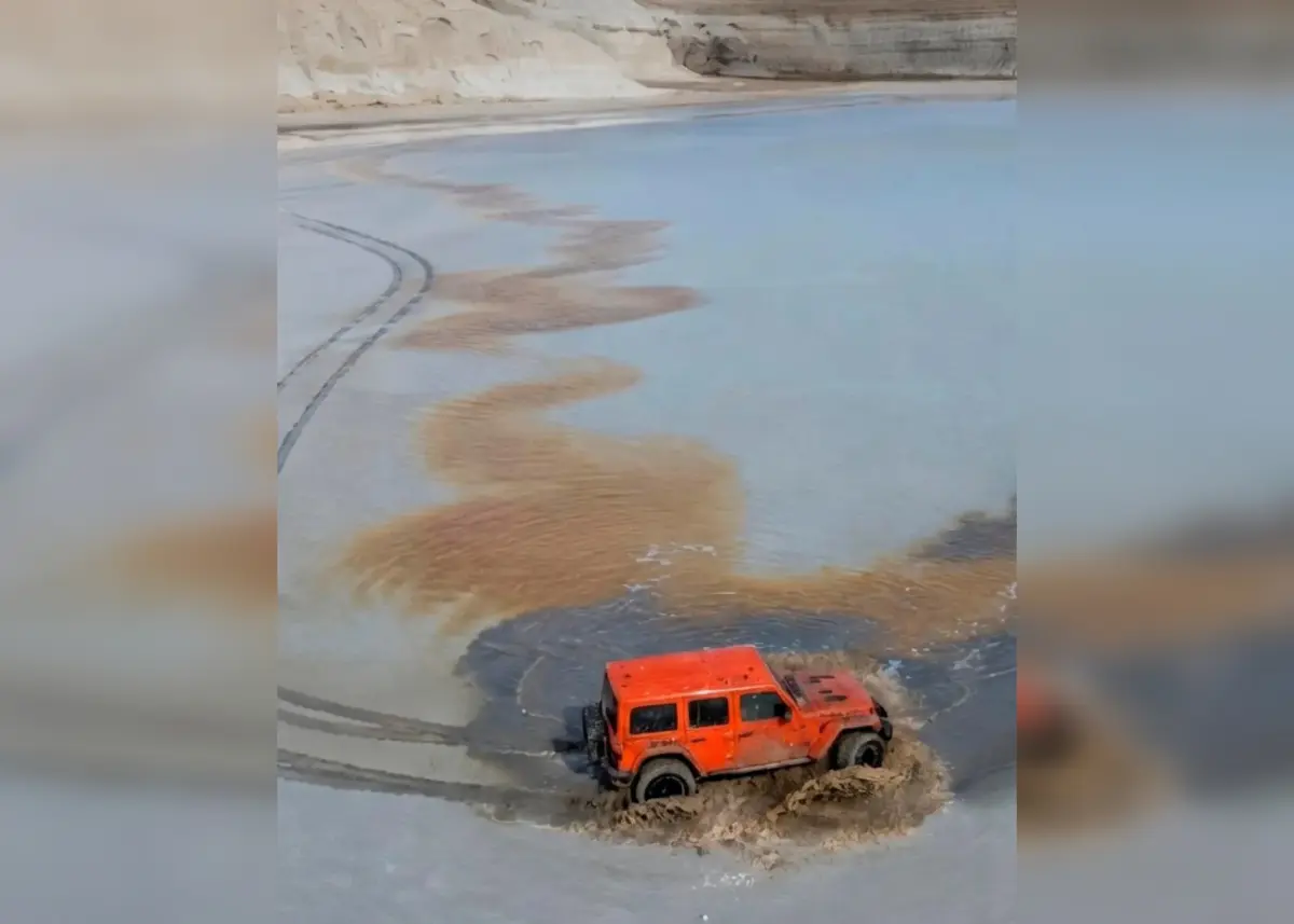 Kaspıı teńiziniń jaǵalaýynda tártip buzǵan sheteldik blogerge aıyppul salyndy