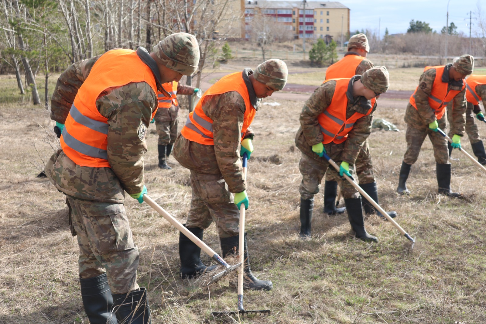 «Taza ólke – Aqkól»: Ekologııalyq aksııa aıasynda qala aýmaǵy tazartyldy