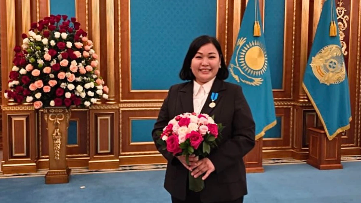 Jas ǵalym Asııa Ermýhambetova «Eren eńbegi úshin» medalimen marapattady