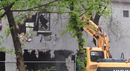 Almatydaǵy «Emıl» dámhanasyna qosalqy salynǵan nysan sot sheshimimen súrildi