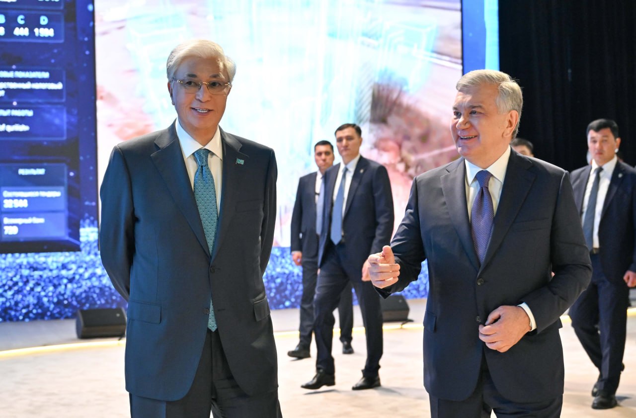 Qazaqstan men О́zbekstan prezıdentteri jasandy ıntellekt hakatonyna bardy