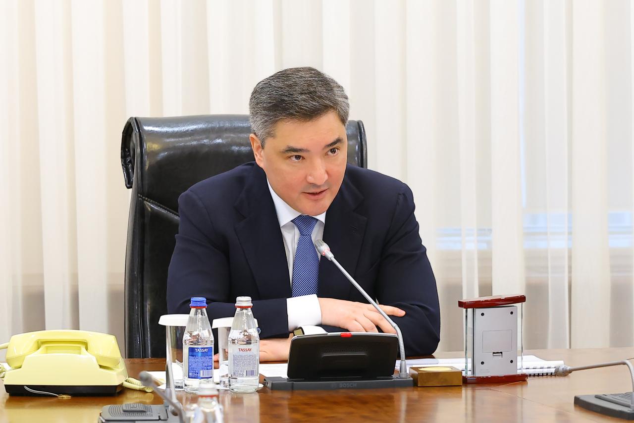 Oljas Bektenov: Shaǵyn avıasııanyń áýe kemelerin satyp alý isinde kemshilikter bar