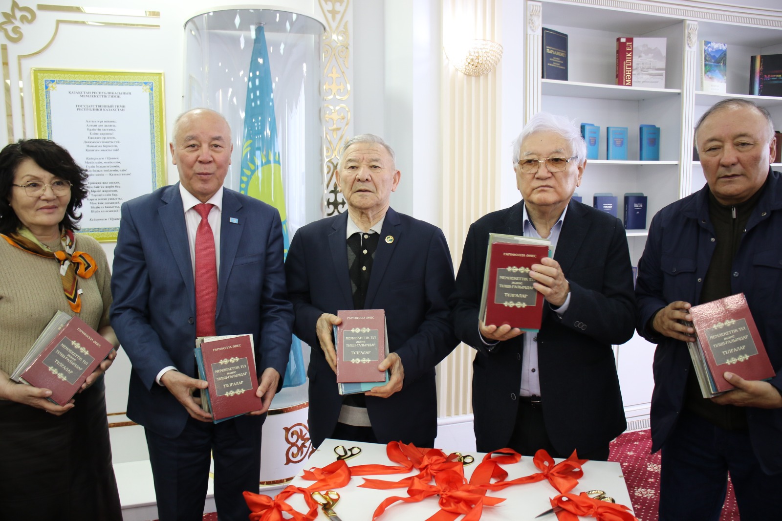 Ǵarıfolla Ánestiń 6 kitaby tanystyryldy