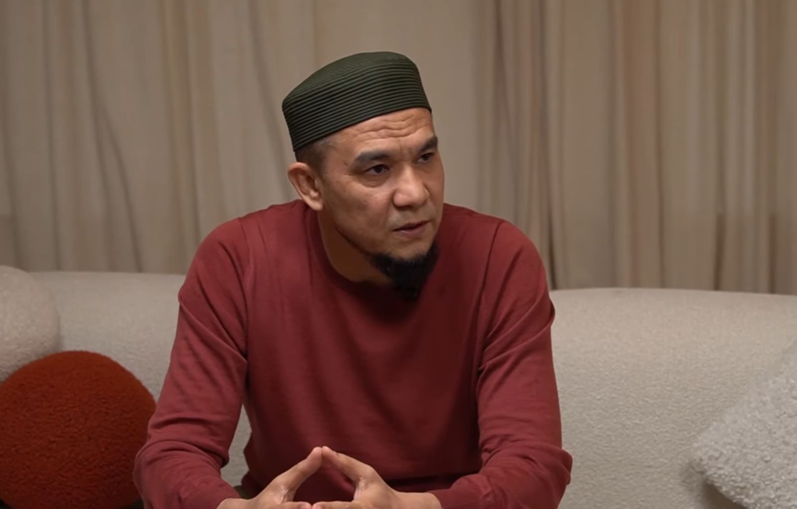 Kezekti «ýaǵyzshy» jaýapqa tartyldy: Daryn Mýbarovqa 865 myń teńge aıyppul salyndy