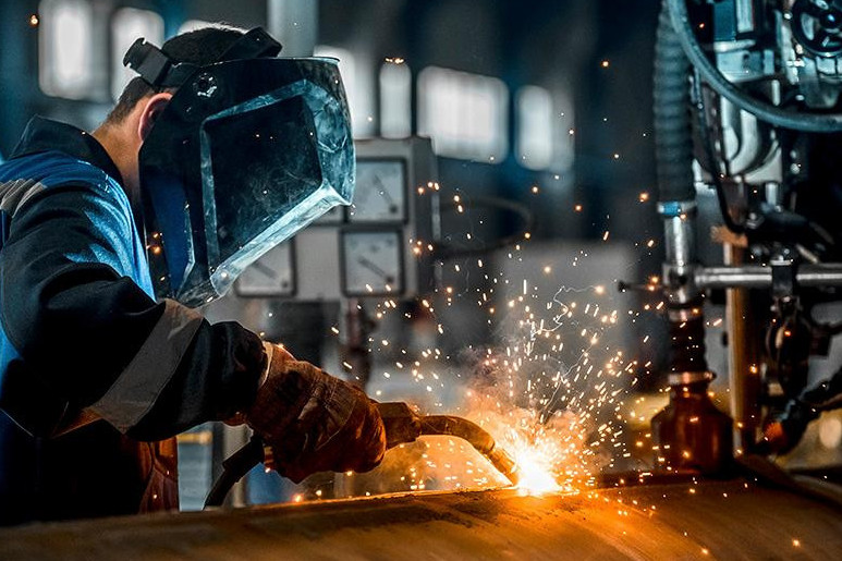 О́ńdeý ónerkásibiniń ósý qarqyny 8,5%-ǵa deıin jedeldedi