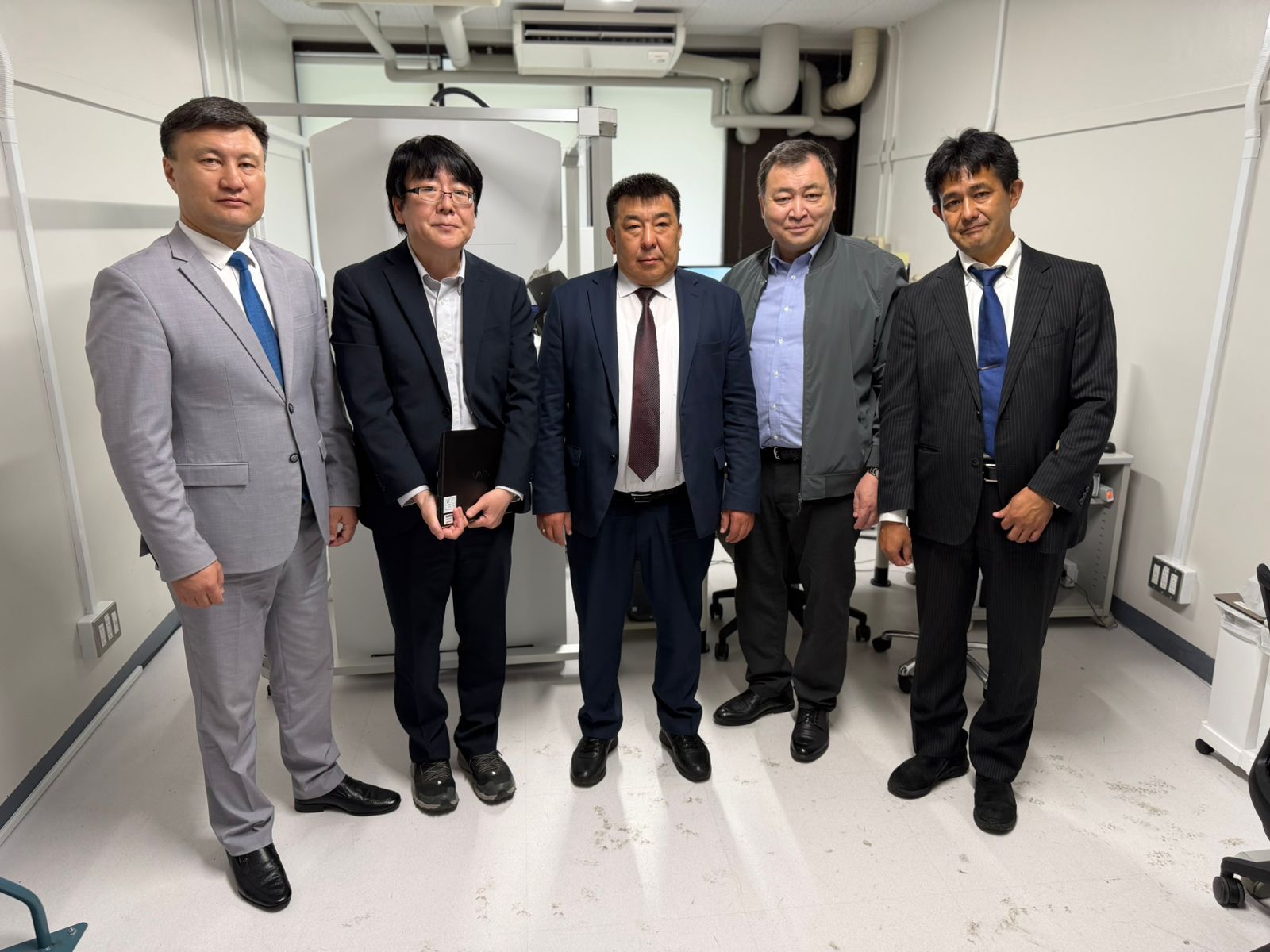 Ǵylymǵa serpin: EUÝ Japonııamen baılanysyn nyǵaıtty