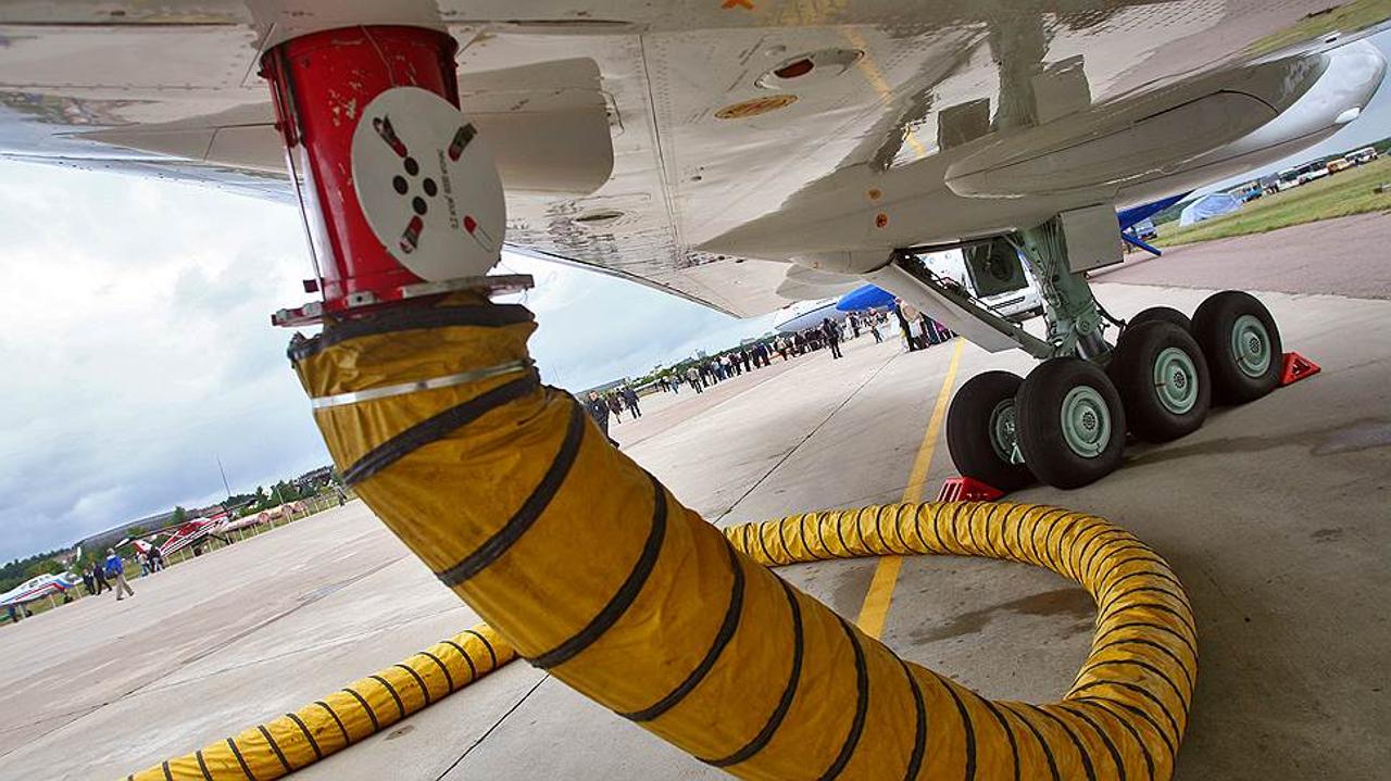 Oral áýejaıy avıaotyndy ártúrli baǵamen satyp kelgen