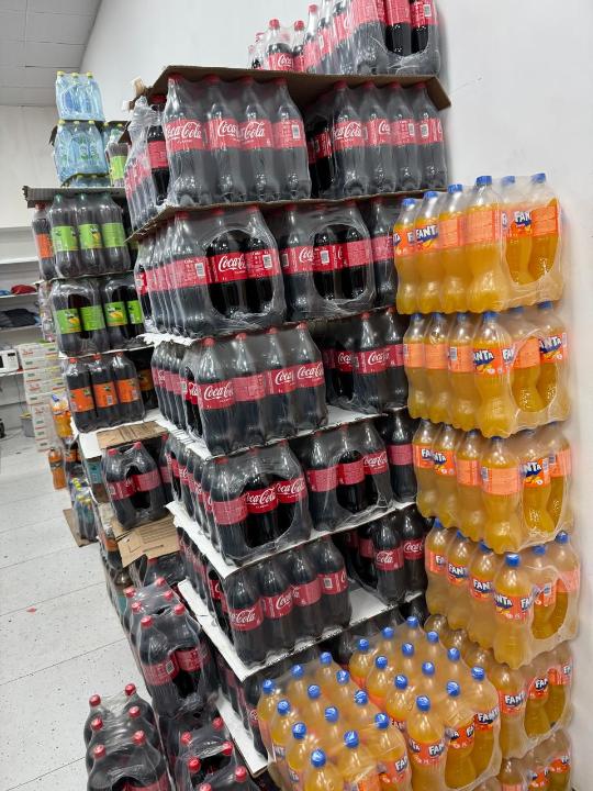 Shymkent bazarlarynda jalǵan «Coca-Cola» sýsyndary satylǵan: Kompanııa shaǵym túsirdi