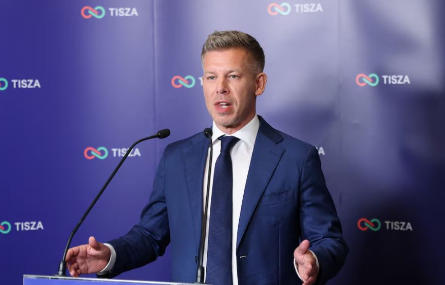 Majarstannyń jańa premeri prezıdenttiń otstavkaǵa ketýin talap etti