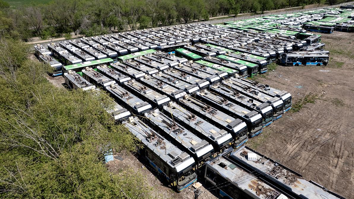 Almaty qoǵamdyq kóliginiń eski parki basqa aýmaqqa aýystyryldy