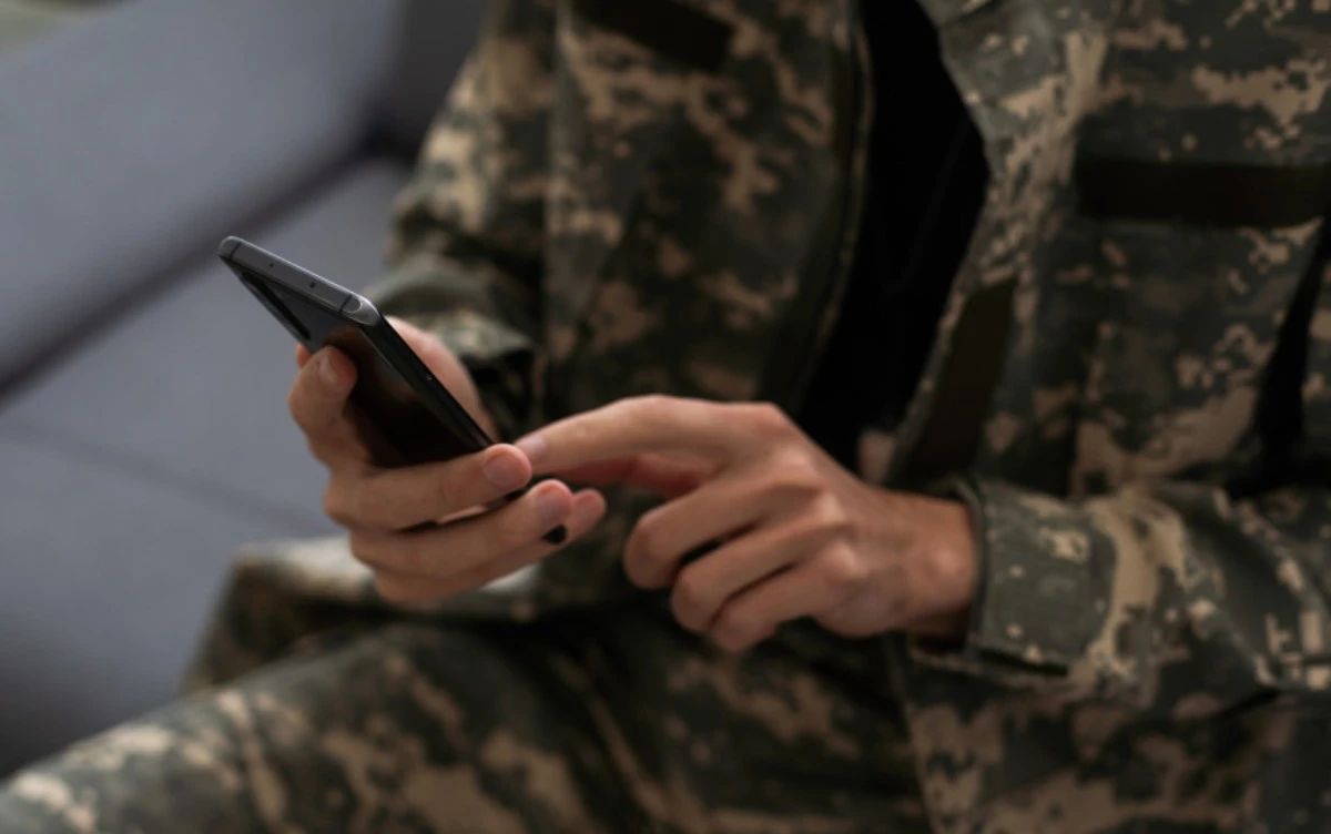 Áskerde telefon qoldaný tártibi jeńildeıdi