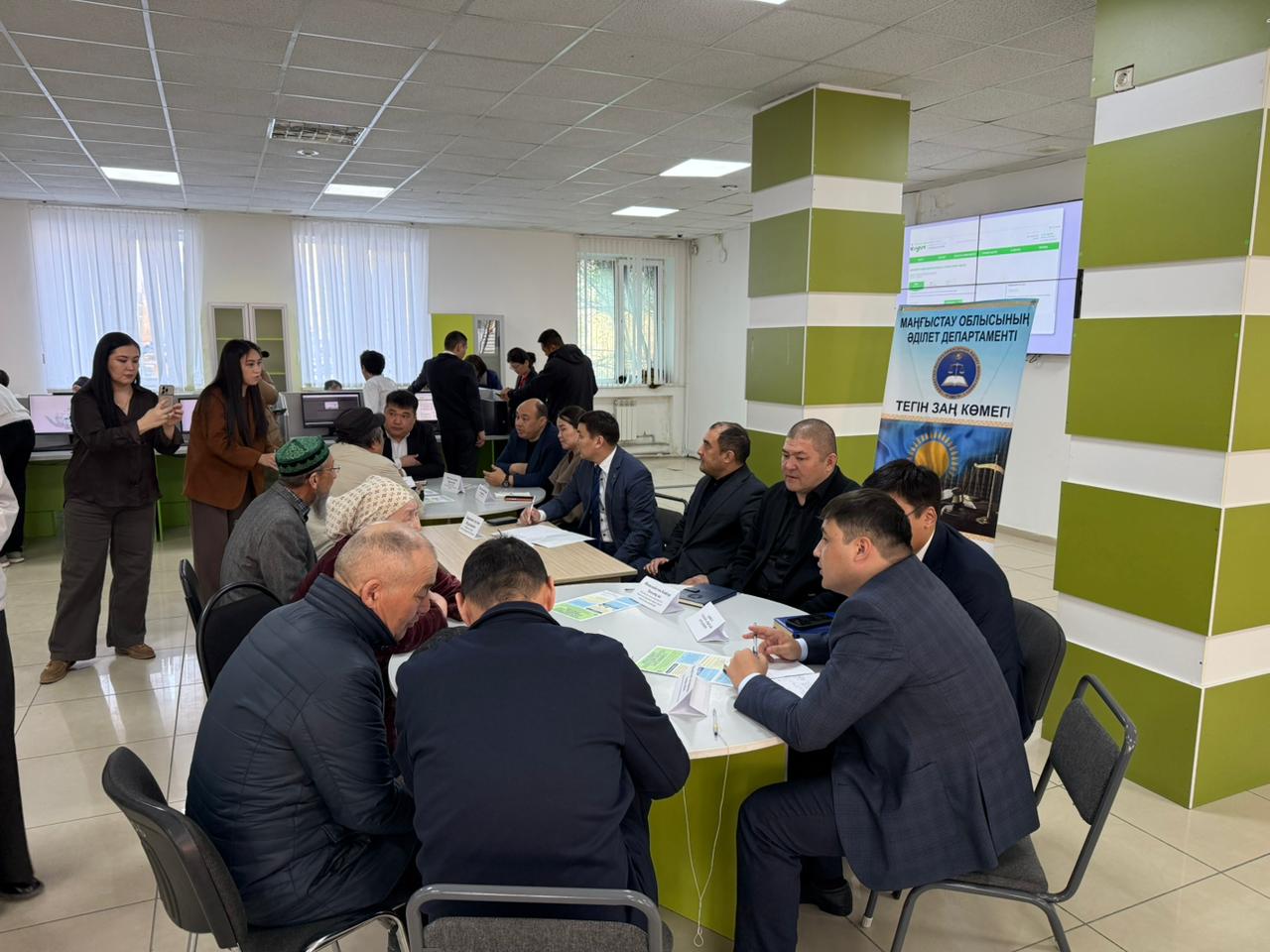 Mańǵystaýda zańgerler turǵyndarǵa tegin keńes berdi