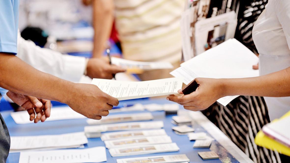 Jumyssyzdarǵa kómek: Eńbek mınıstrligi osal toptarǵa qoldaýdy kúsheıtedi