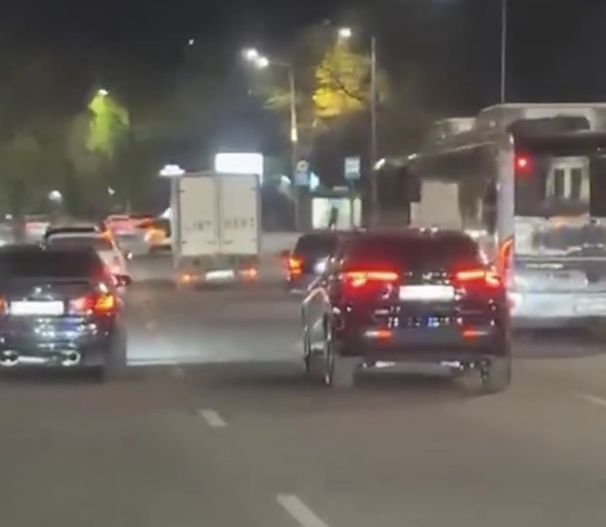 Ál-Farabı dańǵylynda jol erejesin óreskel buzǵandar ustaldy