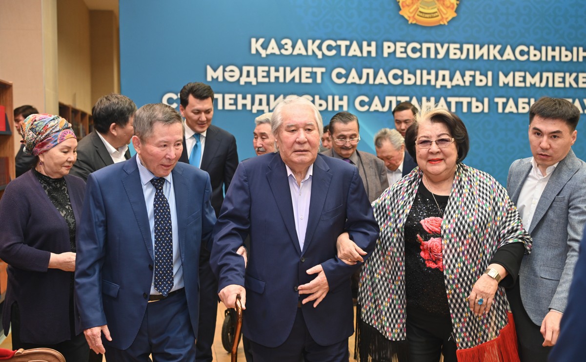 Maqataev aq jol tilegen aqyn