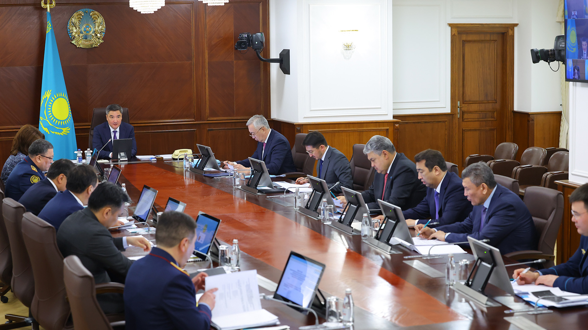 Kóshi-qon saıasaty ózgeredi: Oljas Bektenov mınıstrlerge naqty mindetter júktedi