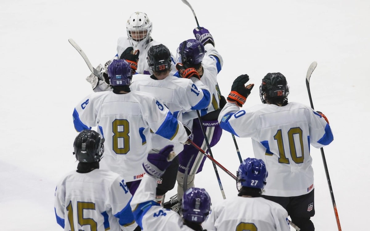 Qazaqstan hokkeıshileri álem chempıonatynda qarsylasyn 10:2 esebimen jeńdi