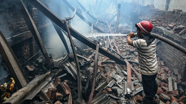 Úndistandaǵy feıerverk zaýytynda jarylys boldy: 23 adam qaza tapty