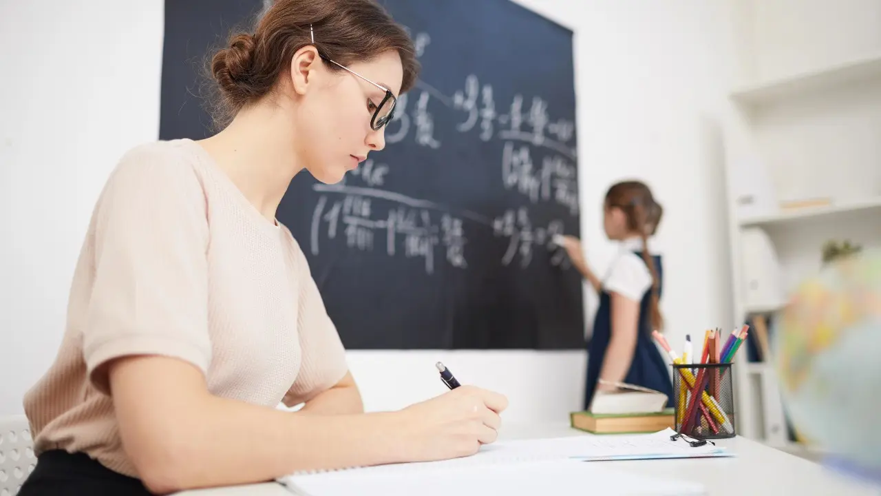 Pedagogterdi attestasııalaý júıesi jańartylady