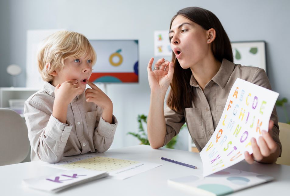 Muǵalimderge erekshe balalarmen jumys isteýdi úıretetin arnaıy kýrstar engizilmek