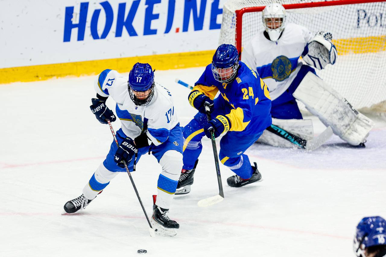 Shaıbaly hokkeıden Qazaqstan jasóspirimder quramasy Polshada top jardy