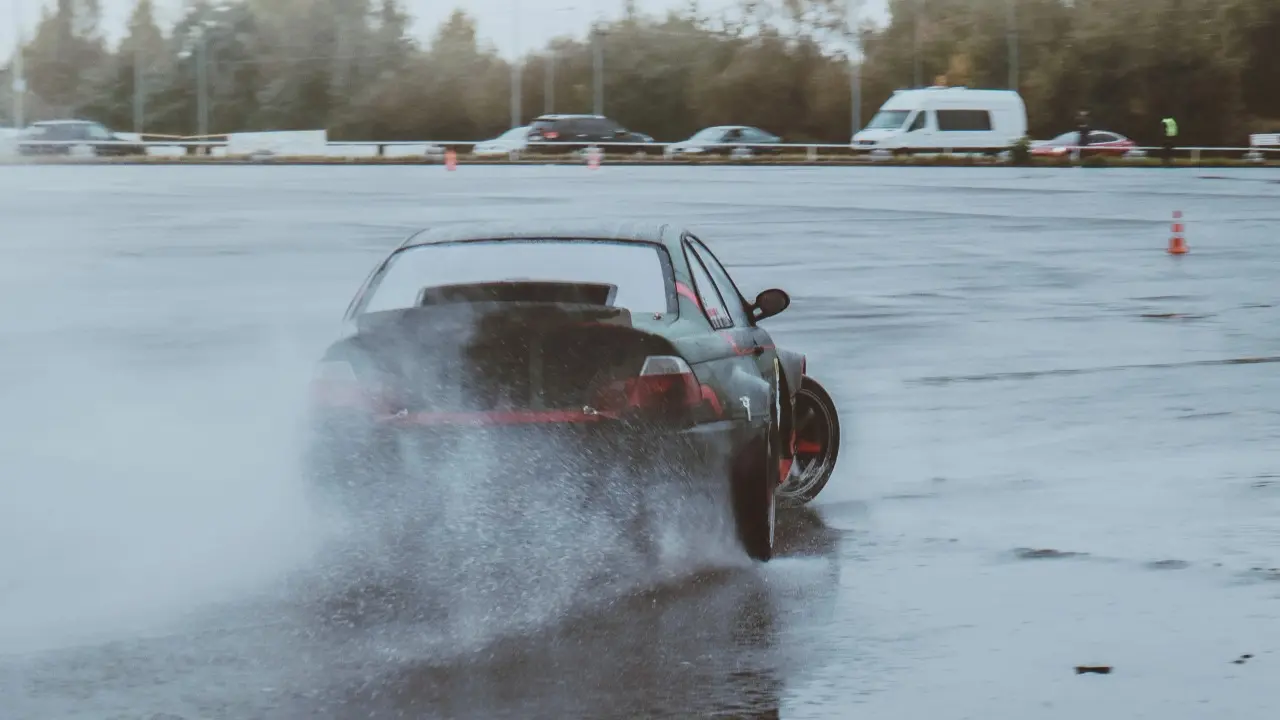 Almatyda drıft jasaǵan júrgizýshi qamaýǵa alyndy