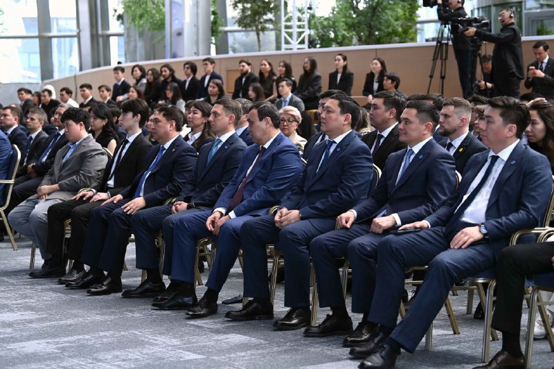 Prezıdent IT salasyndaǵy ozyq ıdeıalar memlekettik júıege engizilýi tıis ekenin aıtty